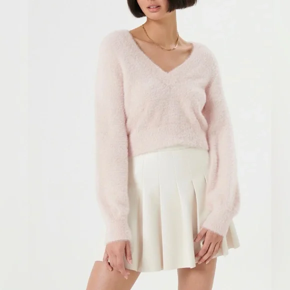 Aritzia Sunday Best Kitten V-neck Sweater - Picture 3 of 9